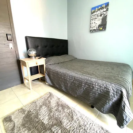 V Dinastia בית הארחה 3*