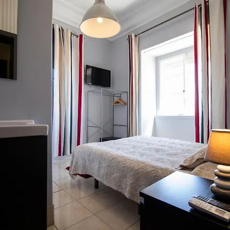 V Dinastia בית הארחה