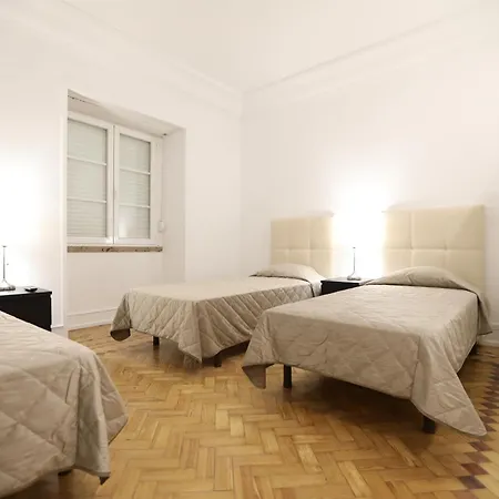 V Dinastia בית הארחה