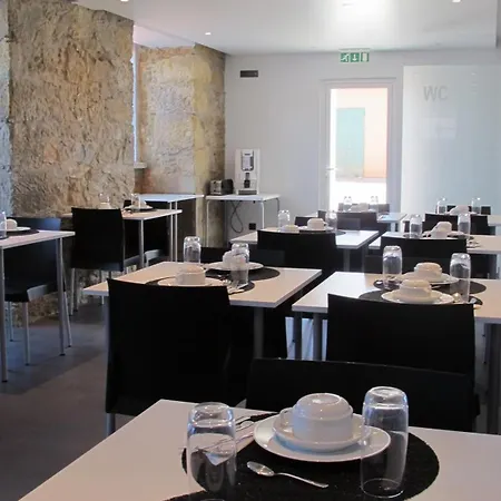 בית הארחה V Dinastia 3*