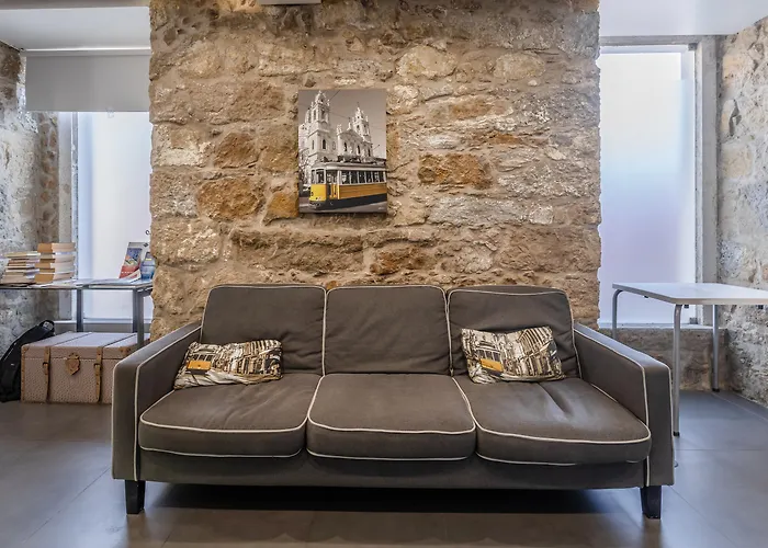 V Dinastia Πανσιόν Lisboa