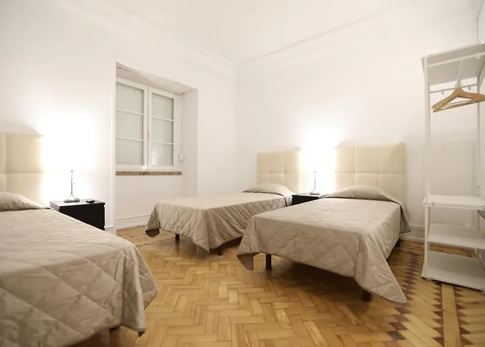 V Dinastia Πανσιόν