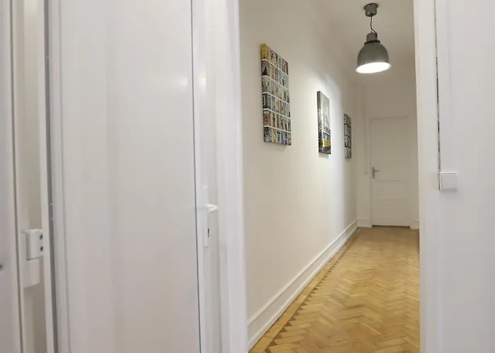 V Dinastia Πανσιόν