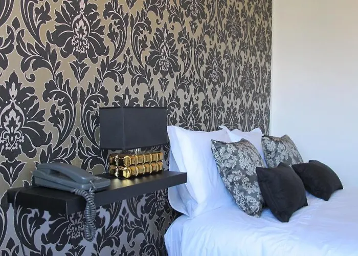 V Dinastia Πανσιόν 3*