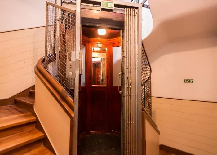 V Dinastia Πανσιόν 3*