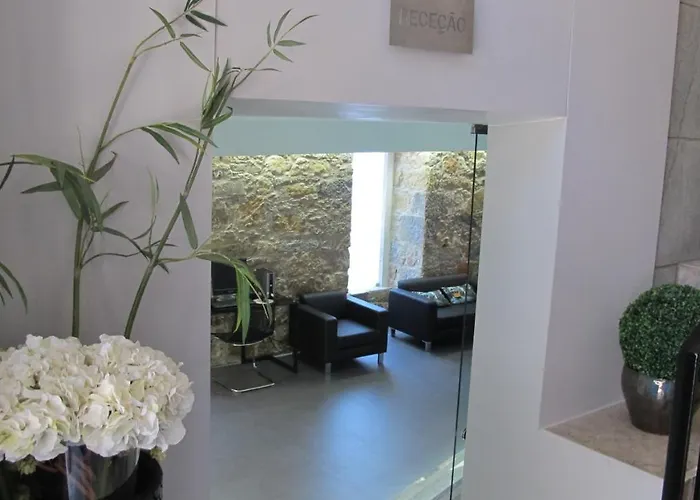 V Dinastia Πανσιόν Lisboa